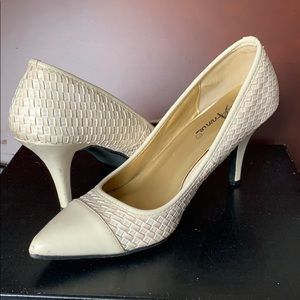 Beige Pointy heels